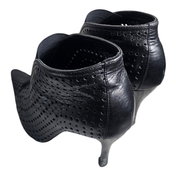 BCBG MAXAZRIA Ankle Booties Black Leather/Lace Mesh Back Italy 37 US 7B - Picture 7 of 10